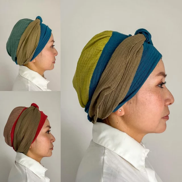 人気のトライカラー3色通販サイトにアップしました🙌

やわらかなダブルガーゼは、敏感になっている頭皮に優しく
通気性・吸収性・保温性に優れています。
春夏は涼しく、秋冬は暖かく。
一年を通して快適にお使いいただける 医療用帽子・ケア帽子 です。
こちらはクレープタイプ。
凹凸のある柔らかい生地感が特徴で、シボのあるぽこぽことした素材です。ふわっとした肌ざわり。見た目にも少し表情があり、やさしい風合いが魅力です。

#Emmycap
#ケア帽子
#抗がん剤治療
#ターバン
#帽子
#ターバン帽子
#ヘアロス 
#乳がん
#円形脱毛 
#脱毛症 
#アピアランス
#がん
#がんサバイバー 
#卵巣がん 
#子宮がん
#医療用帽子
#子宮頚がん