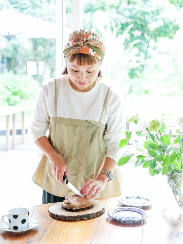 Emmycapはお料理する時にコック帽かわりにも使って頂けます🍽️
気持ちも上げて楽しいクッキングタイムを🥂

#Emmycap
#ケア帽子
#抗がん剤治療
#ターバン
#帽子
#ターバン帽子
#ヘアロス 
#乳がん
#円形脱毛 
#脱毛症 
#アピアランス
#がん
#がんサバイバー 
#卵巣がん 
#子宮がん
#医療用帽子
#子宮頚がん
#お料理
#コック帽